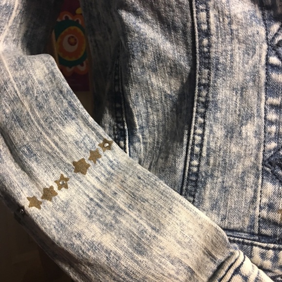 Revamped jean jacket - Picture 5 of 8