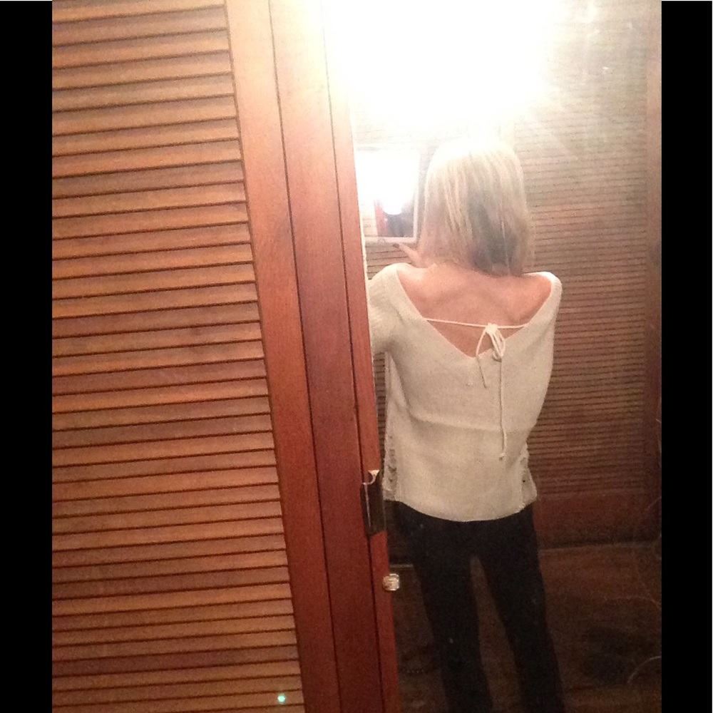 HP! CLEARANCE 🔥🔥1 left ! white distressed sweater💕 - Picture 7 of 8