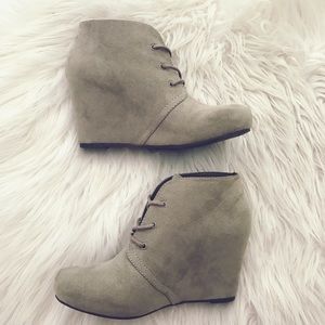 WEDGE BOOTIES