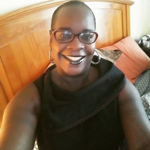 Meet your Posher, Toia