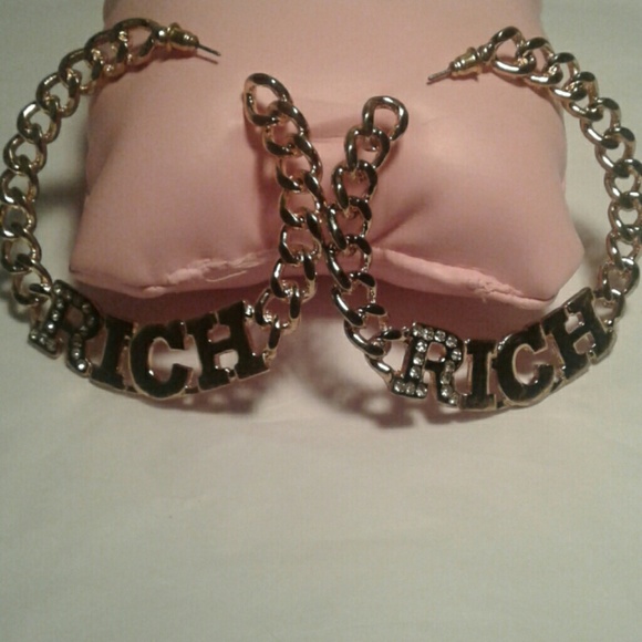 Jewelry - "RICH" Earrings. Gold plated.