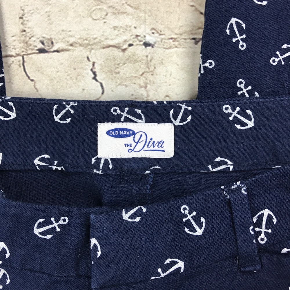 Old Navy Diva Ankle pants. Size 6 - Picture 3 of 8