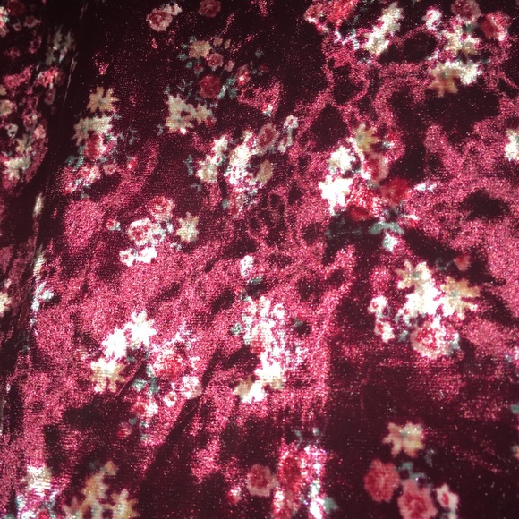 Red Velvet Crop Top - Picture 2 of 3