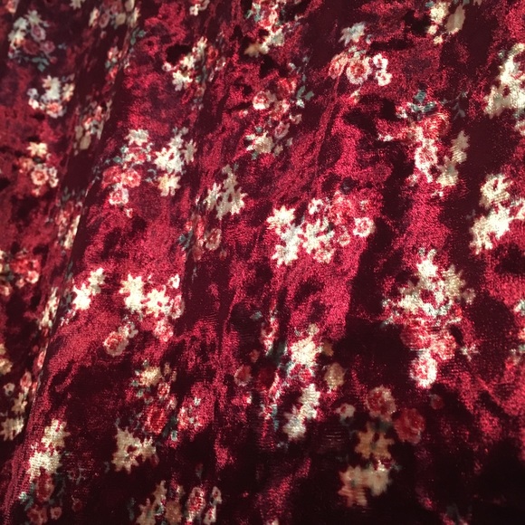 Red Velvet Crop Top - Picture 3 of 3