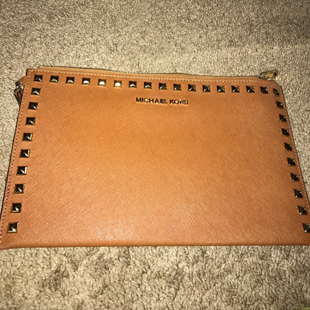Michael kors xl wristlet