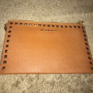 Michael kors xl wristlet