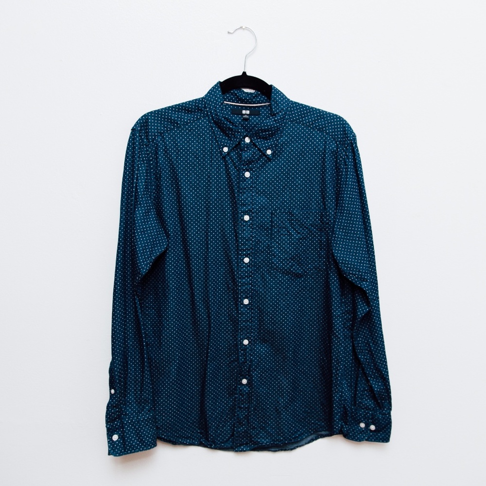 UNIQLO TINY POLKA DOT BUTTON-UP