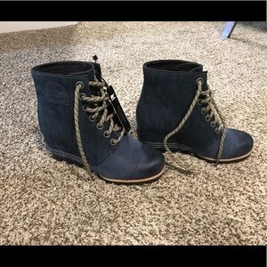 Sorel PDX Leather/canvas Wedge Booties Size 7