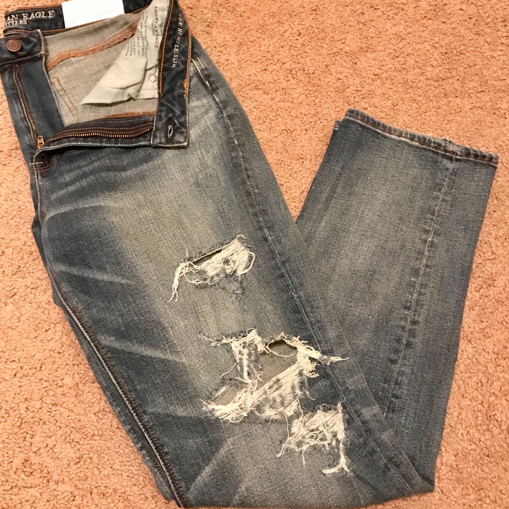 MOVING NEED GONE ASAP! AE Vintage High Rise Jeans