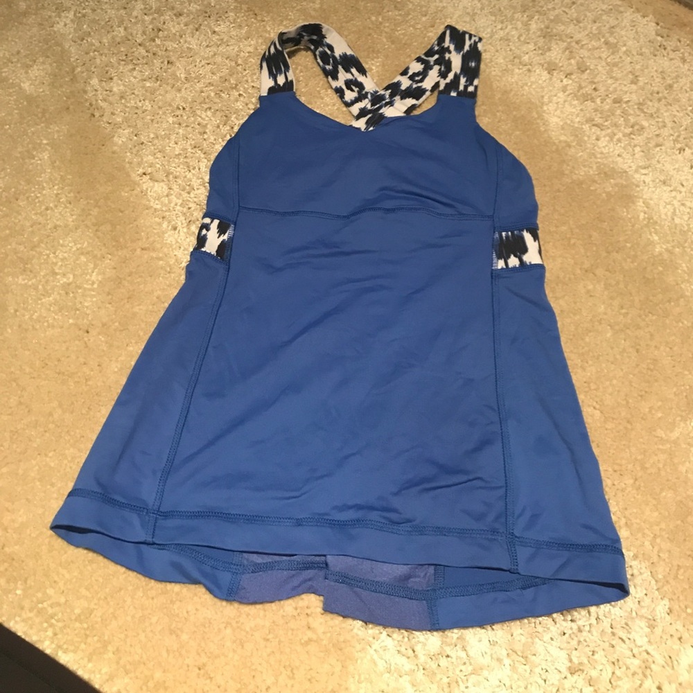 Lululemon top with built in bra