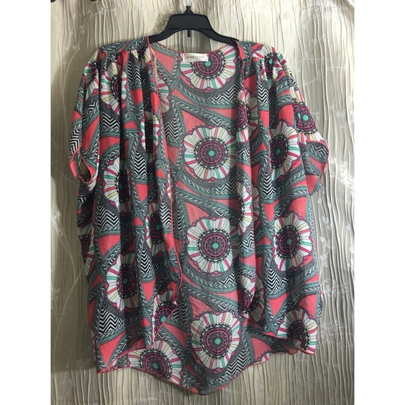 Pattern Kimono🌺🌸🌼 - Picture 2 of 3