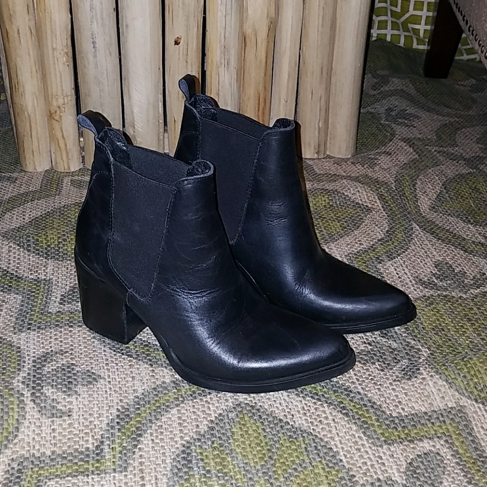 Steve Madden ankle boots size 8