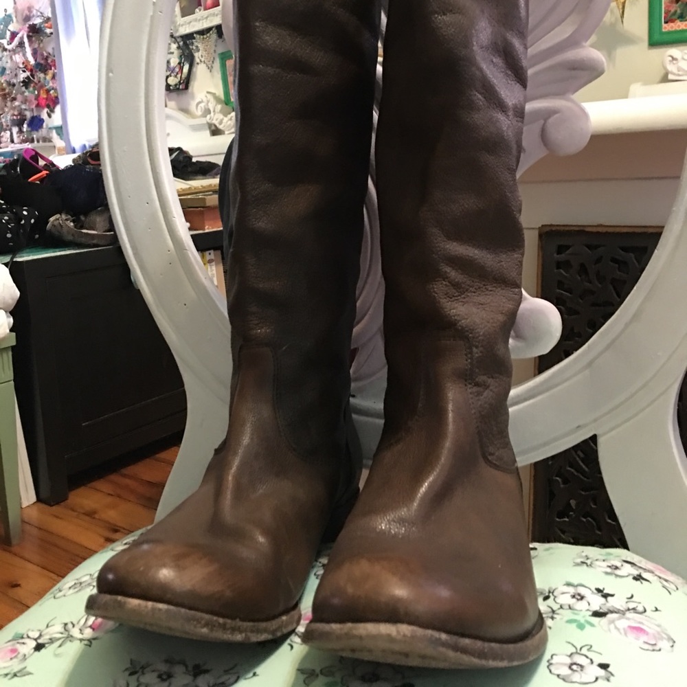 Authentic Frye Melissa Button back zip Boots