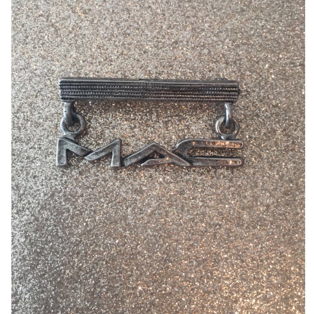 Mac employee pin