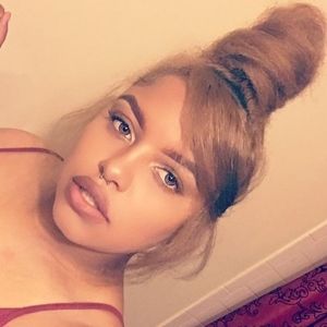 Meet your Posher, Janella