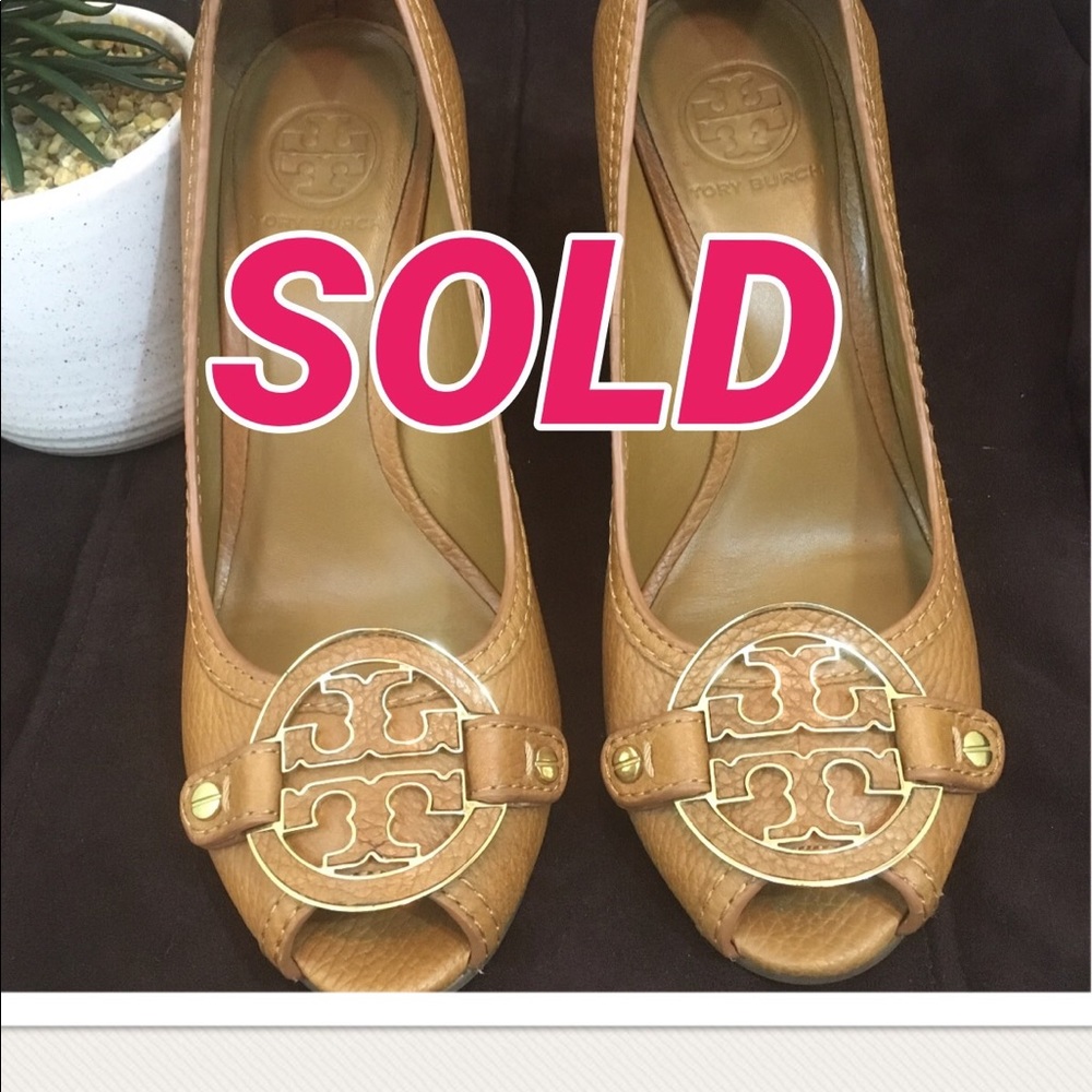 TORY BURCH WEDGE SHOES SIZE 8.5