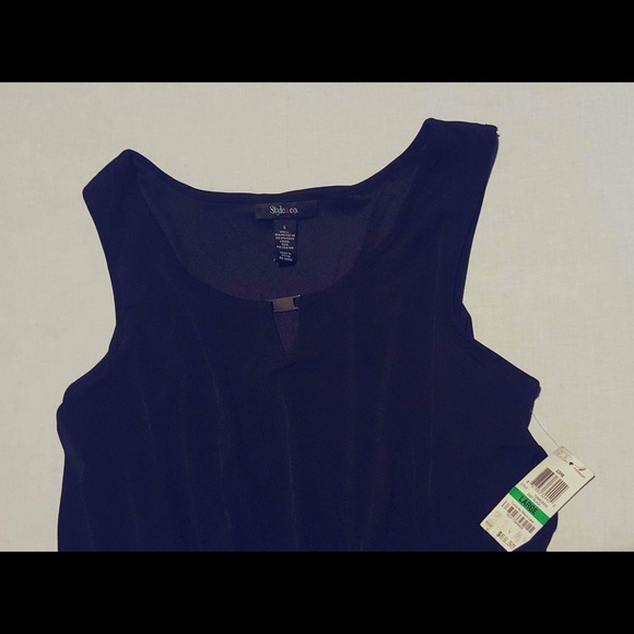 Black Jumpsuit With Keyhole - Picture 2 of 4