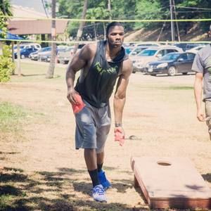 Meet your Posher, Tee