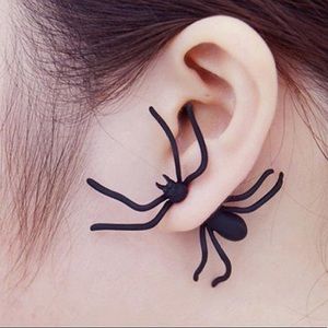 💰NEW A Pair of Black Spider Stud Earrings