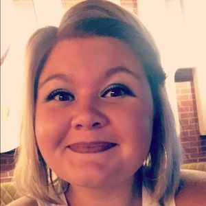 Meet your Posher, Kelsie