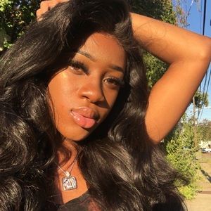 Meet your Posher, Quaneisha