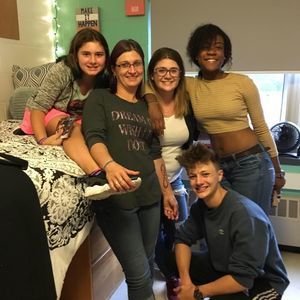 Meet your Posher, Stephanie