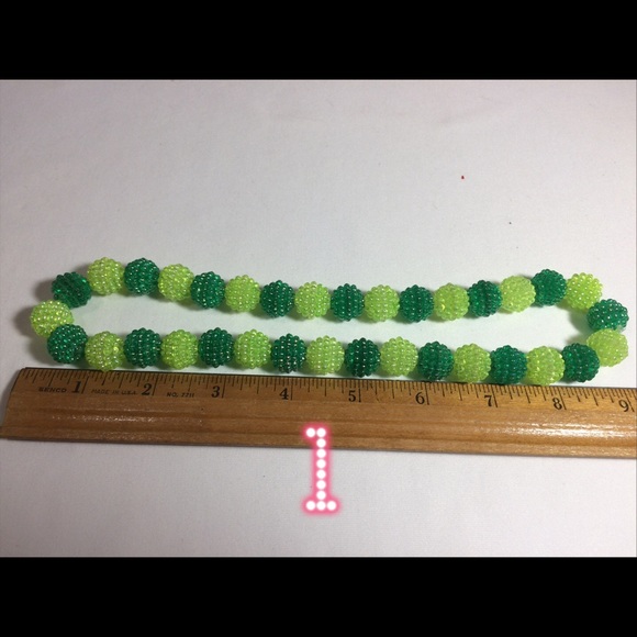 5/$15 Greens Chunky Beaded Necklace Handmade - Picture 2 of 5
