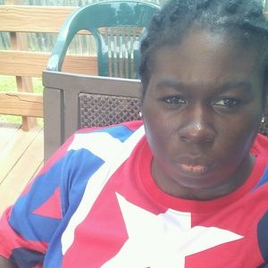 Meet your Posher, Damyra