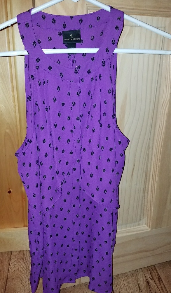 Sleeveless dress shirt