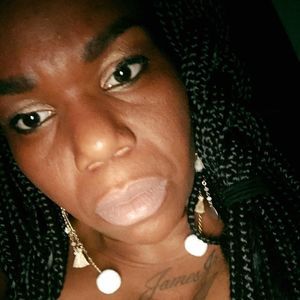 Meet your Posher, Monique