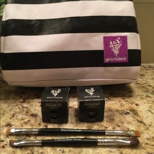 💕 Younique Bundle!! 5 items!! This is a STEAL 💸
