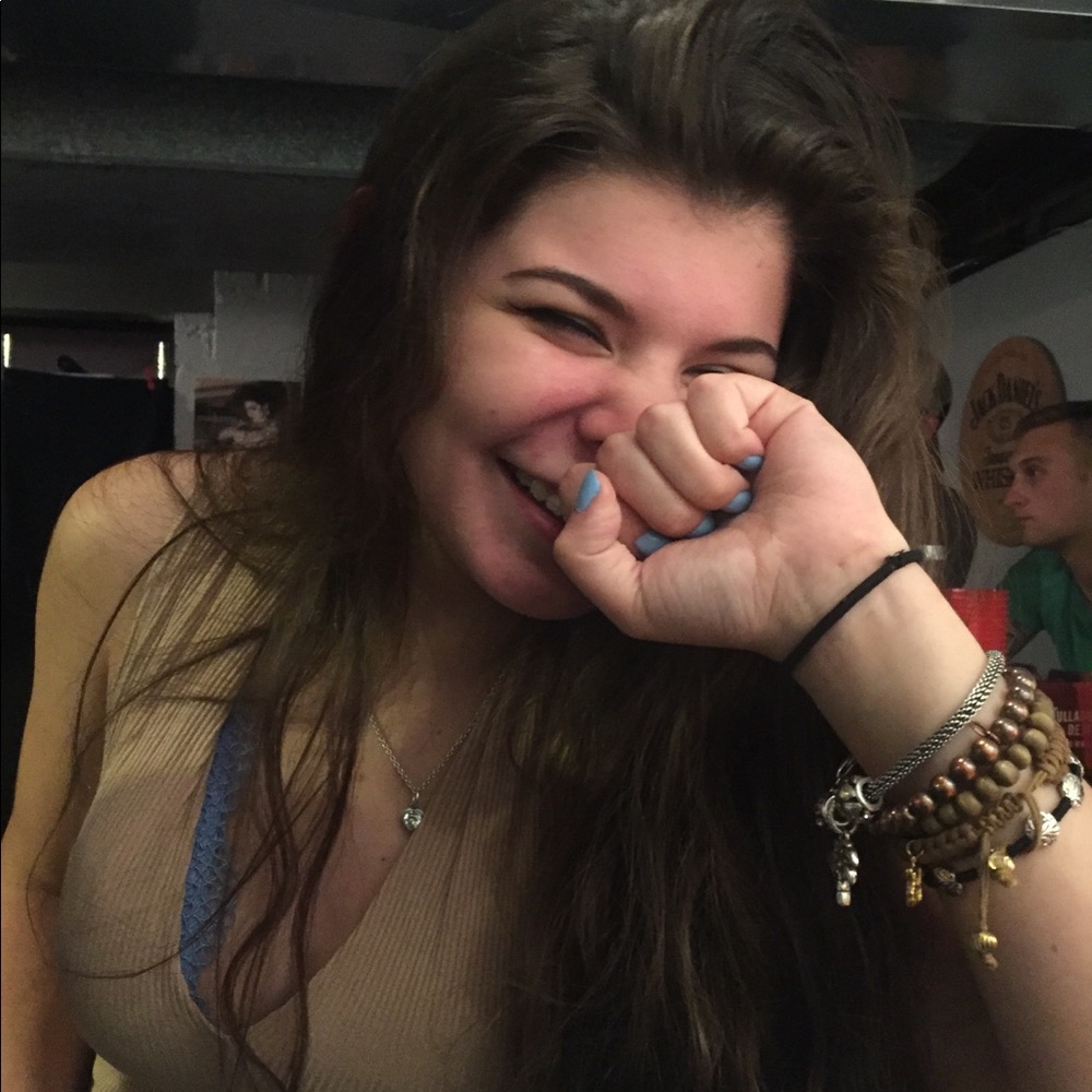 Meet your Posher, Hailey