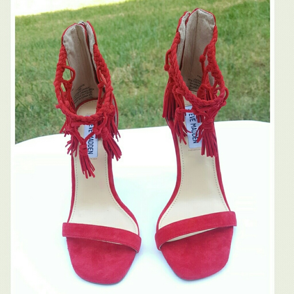 STEVE MADDEN PUMPS