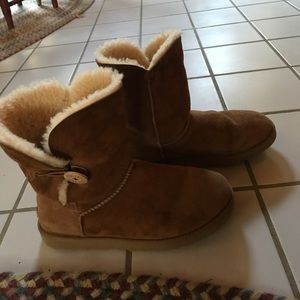 Women’s Uggs ON HOLD