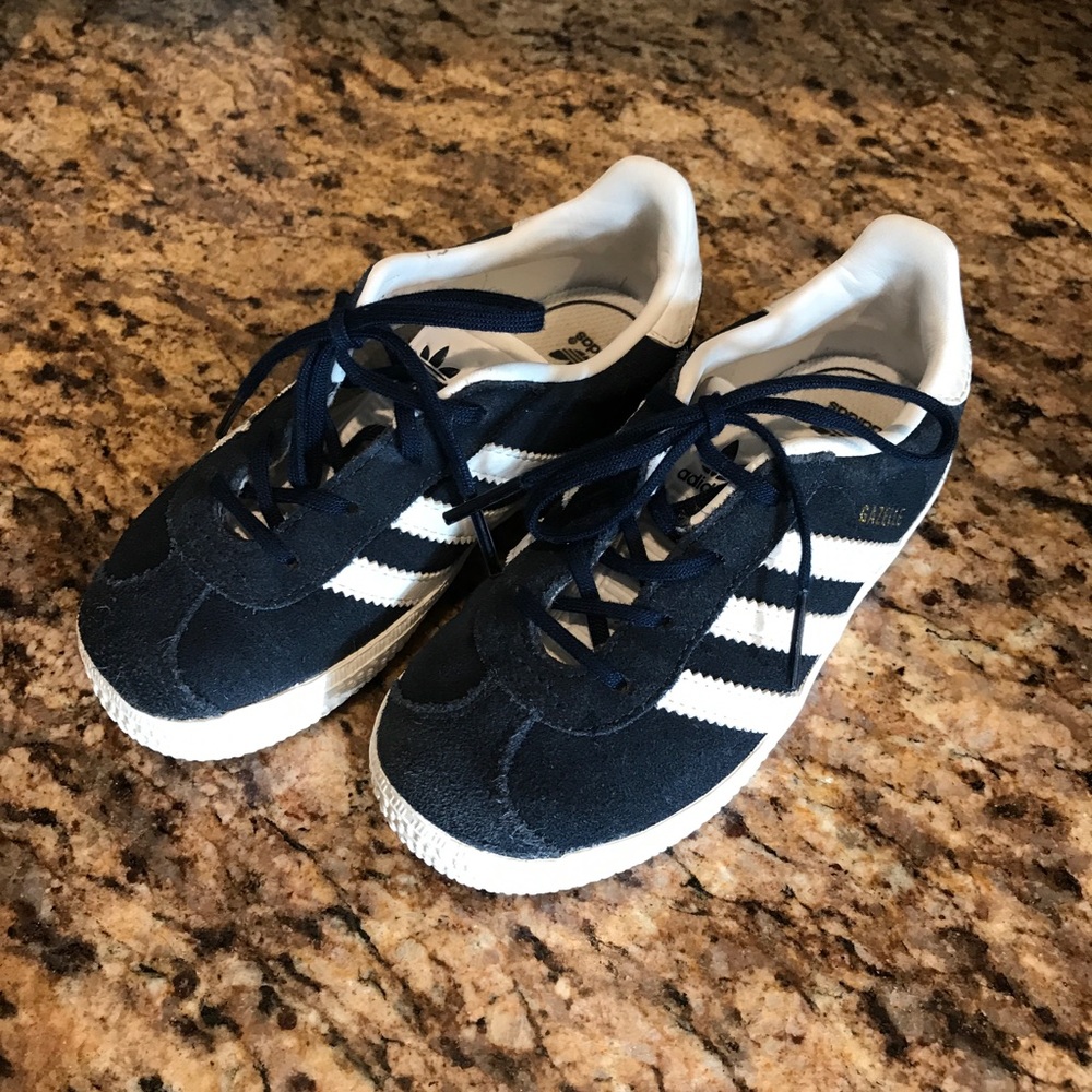 Toddler boys ADIDAS sneakers size 9