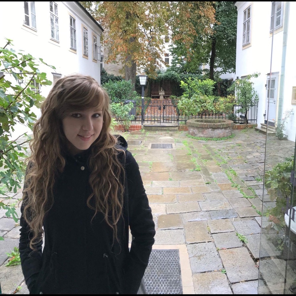 Meet your Posher, Hannah