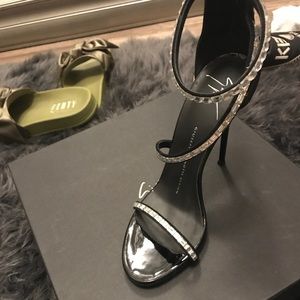 Giuseppe zanotti size 37