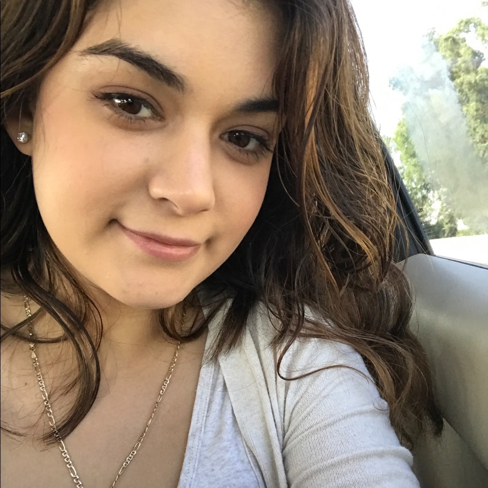 Meet your Posher, Lorena