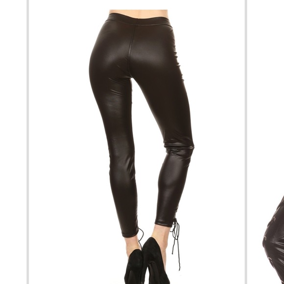 ONE LEFT ๐จFaux Leather Front Lace Up Leggings - Picture 2 of 2
