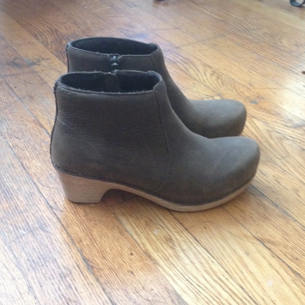 Dansko Maria Boot Size 36 Dark Brown