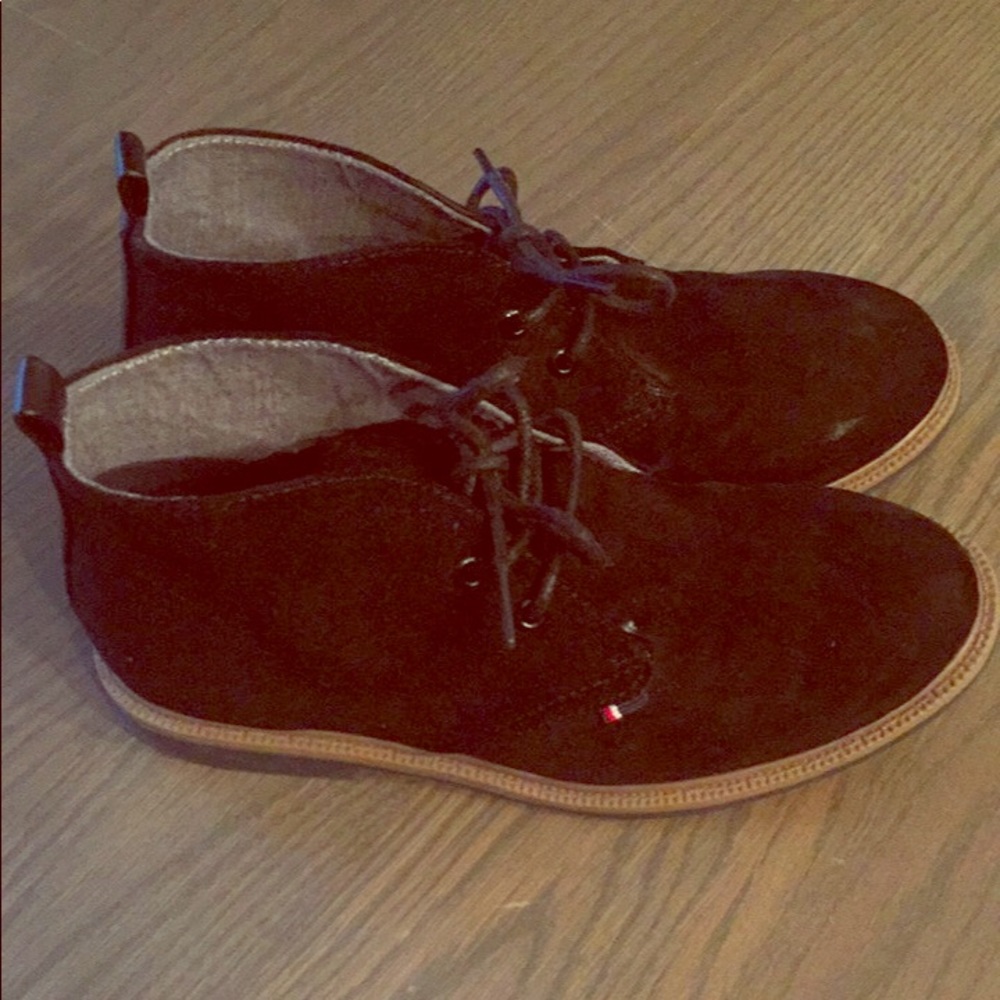 Boys Tommy Hilfiger black Faux suede boots size 3