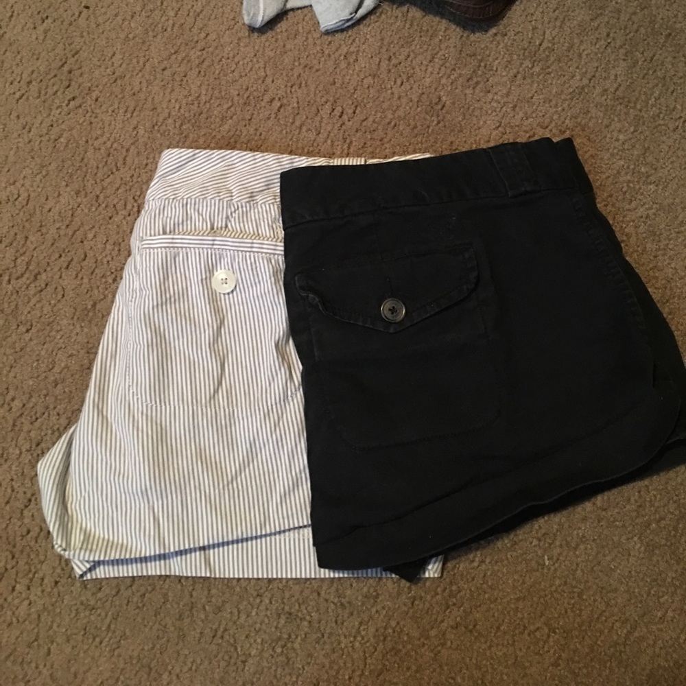 (2) American eagle shorts