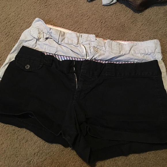 (2) American eagle shorts - Picture 2 of 2
