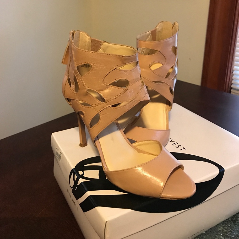 Tan/nude Nine West heels/sandals. Worn once