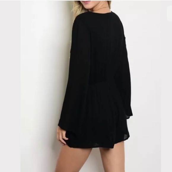 ❤️ Black Floral Patch Long Sleeve Romper - Picture 2 of 2