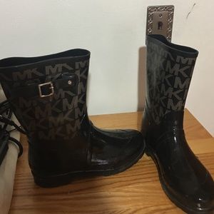 Michael Kors Rain books black