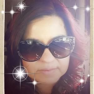 Meet your Posher, Isela