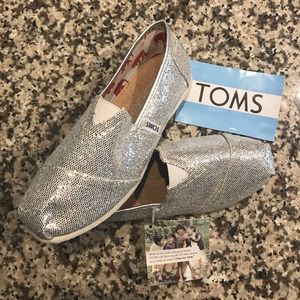 TOMS NWT Silver Glitter Classic Slip On