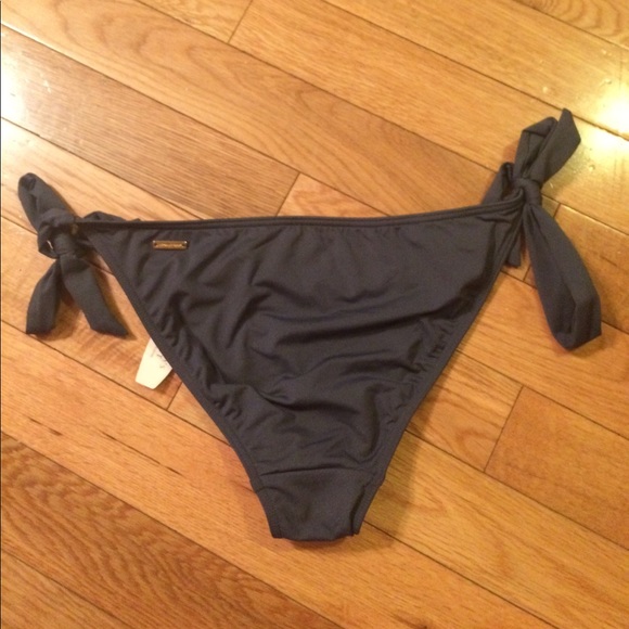 🌴️VS Bikini Bottom🌴 - Picture 3 of 5