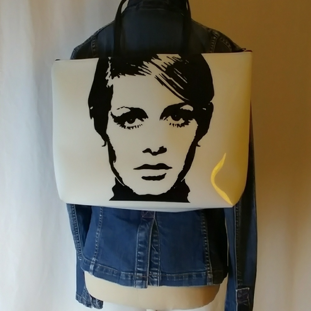TWIGGY-PORTRAIT-FACE-WHITE & BLACK VINYL ZIP UP